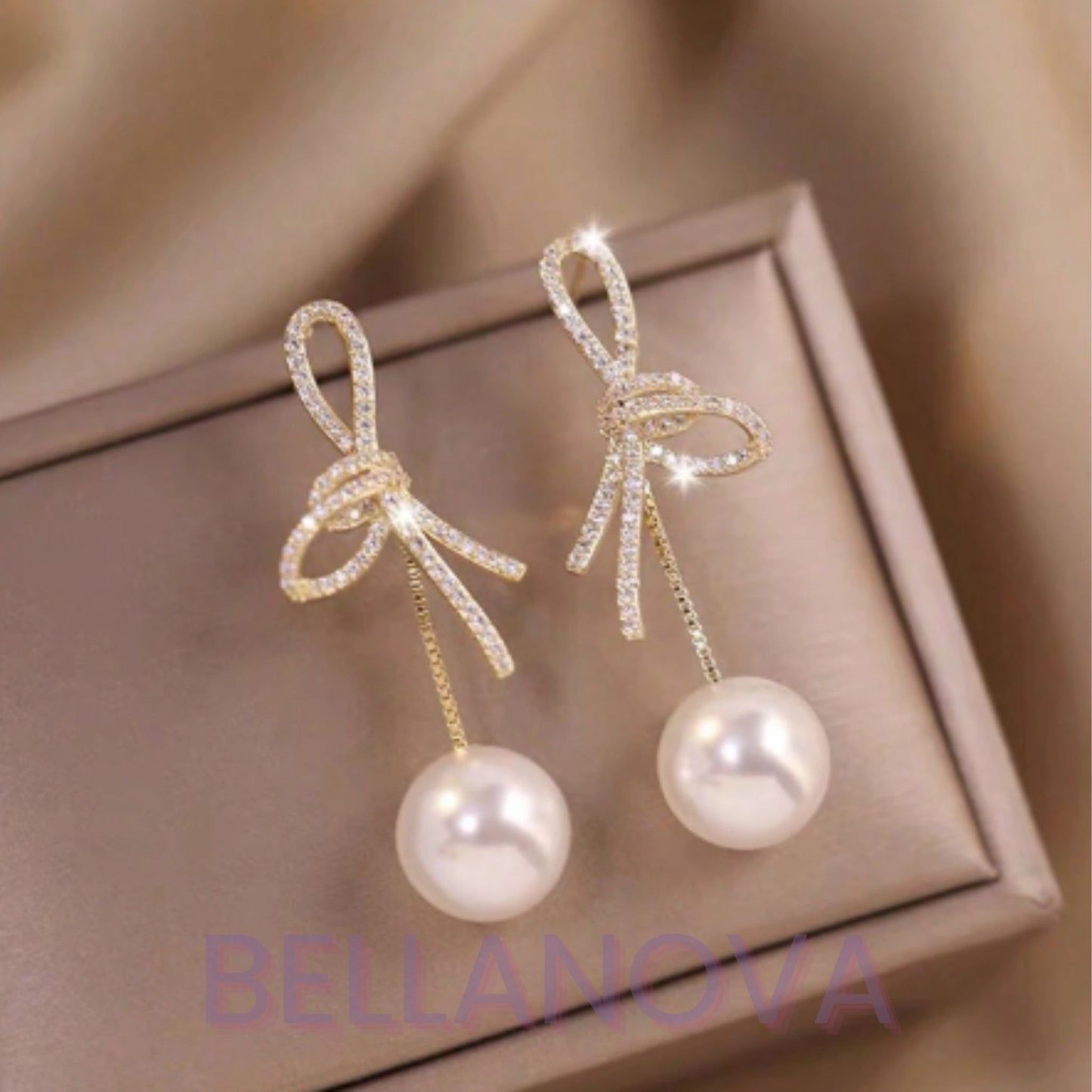Brincos Virgínia - Laços e Pérolas de Zircônia - Folheado a Ouro 18k + FRETE GRÁTIS