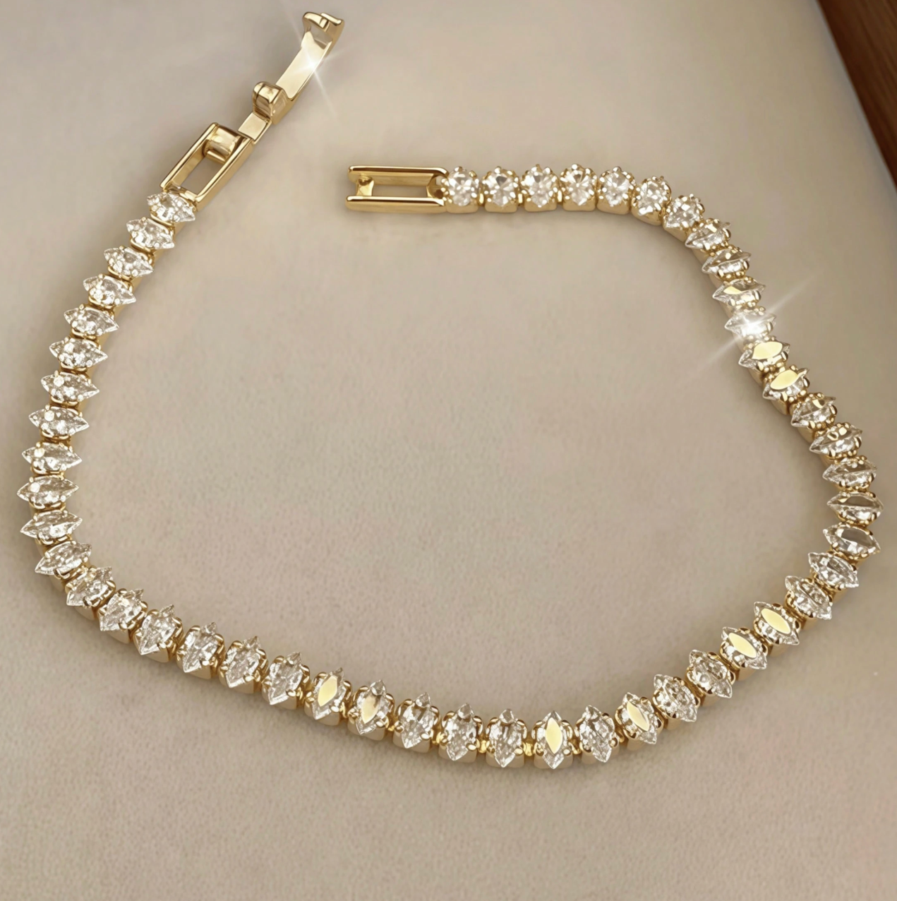 [NOVO] Bracelete Milano Swarovski™- Cravejado com Zircônias - Folheado a Ouro 18k + FRETE GRÁTIS