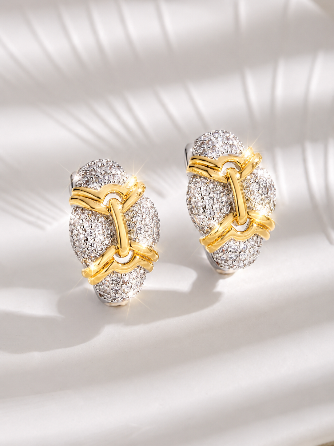 [NOVO] Brincos Capri Swarovski™- Cravejado com Zircônias - Folheado a Ouro 18k + FRETE GRÁTIS